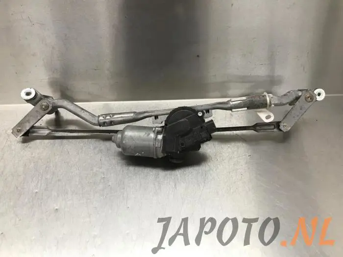 Front wiper motor Toyota IQ