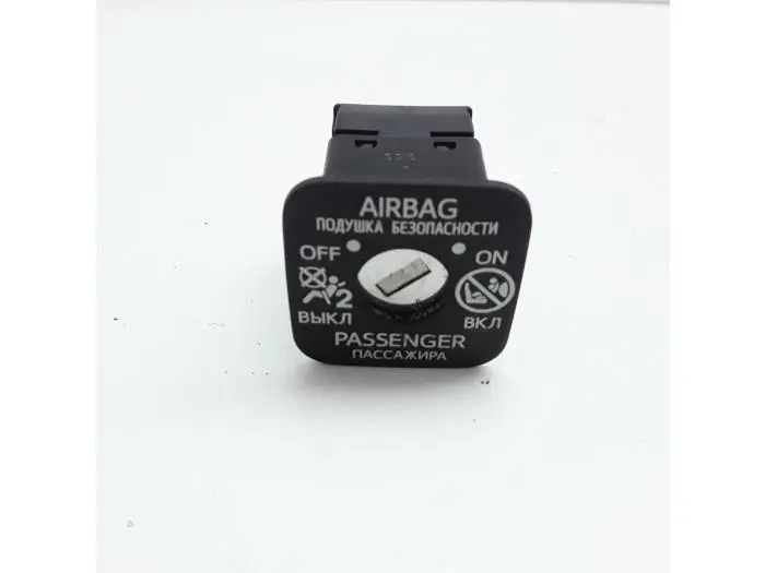 Airbag lock Toyota Auris