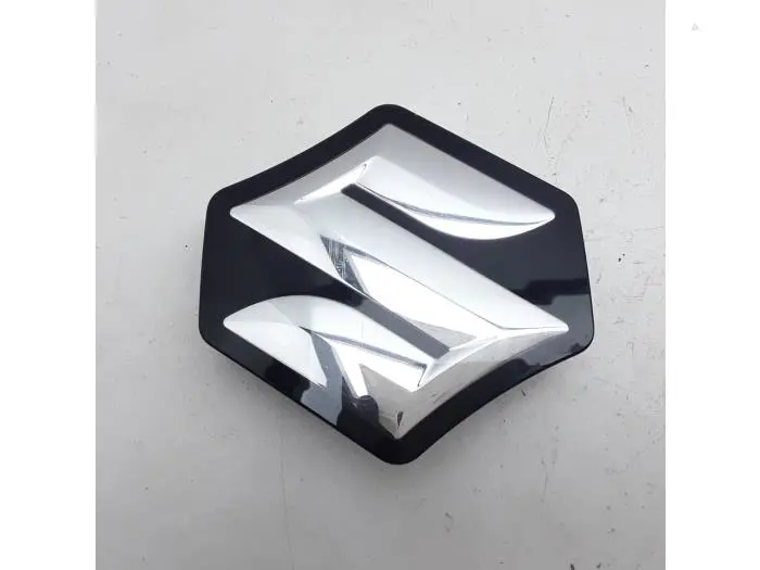 Emblem Suzuki Vitara
