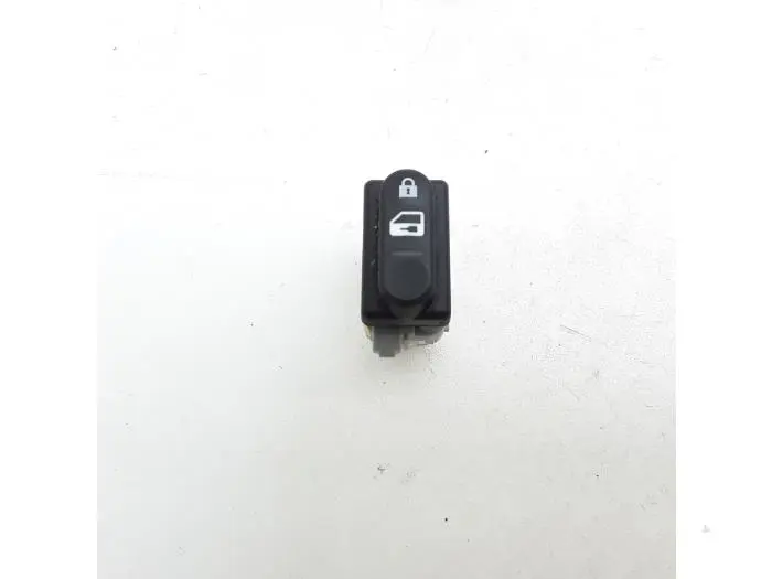 Central locking switch Nissan Qashqai+2