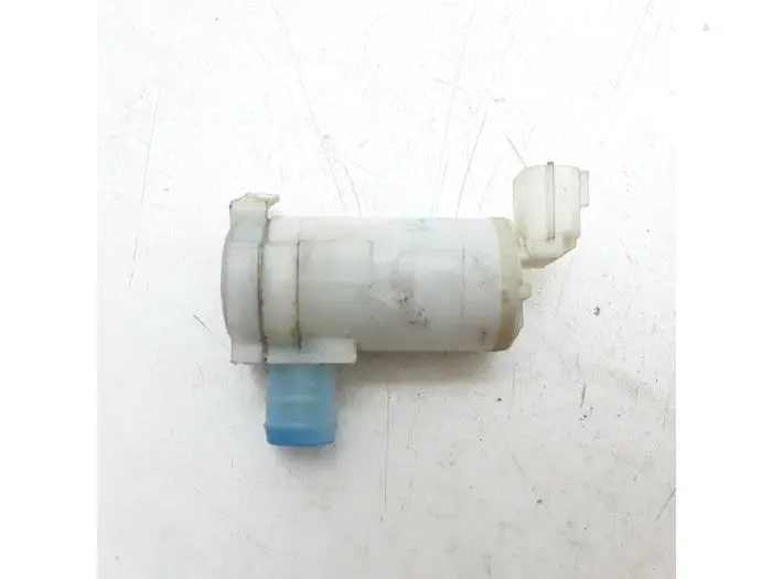 Windscreen washer pump Isuzu D-MAX