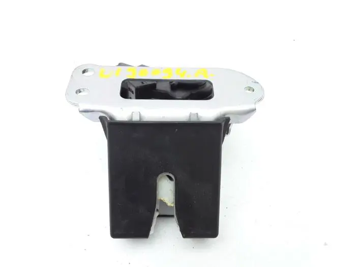 Tailgate lock mechanism Suzuki Baleno