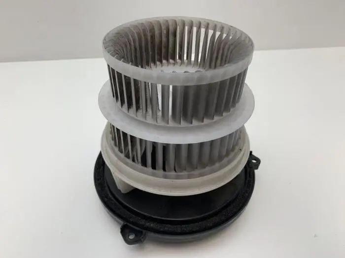 Heating and ventilation fan motor Lexus IS 300