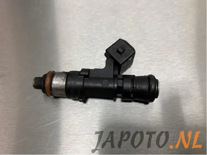 Injector (petrol injection) Chevrolet Epica