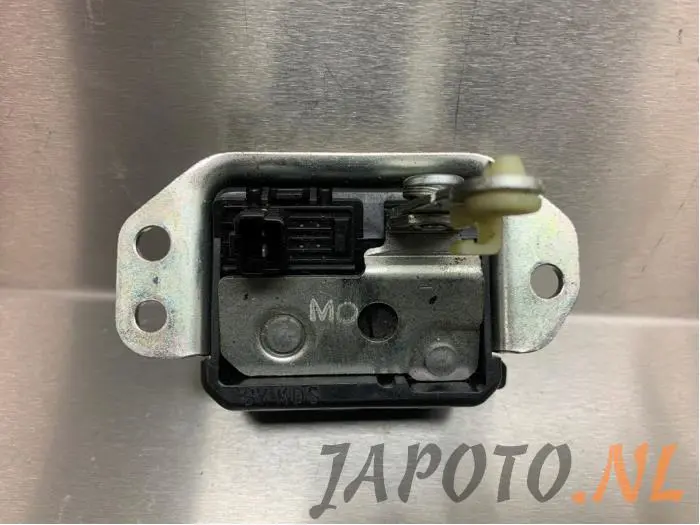 Tailgate lock mechanism Chevrolet Spark