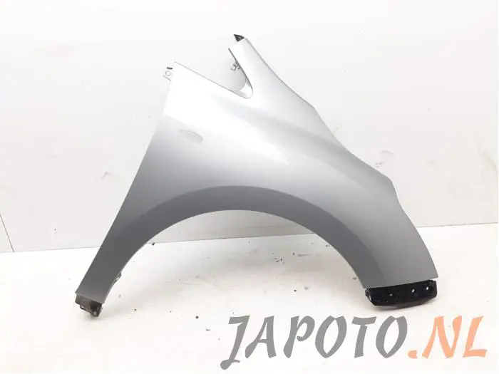 Front wing, right Toyota Verso