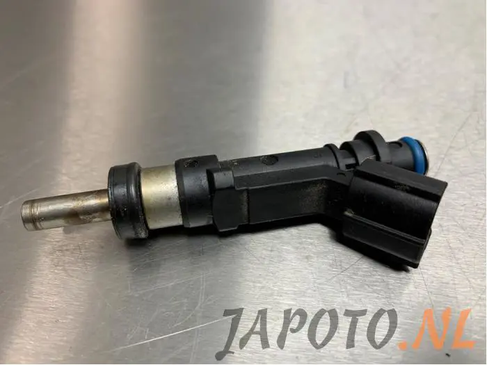 Injector (petrol injection) Toyota Yaris