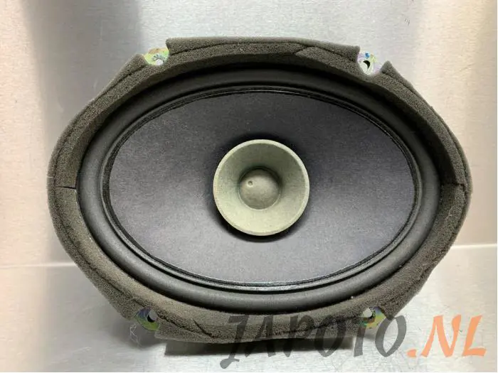 Speaker Mazda MPV