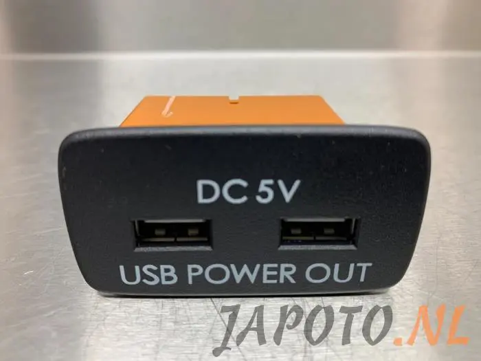 AUX / USB connection Subaru XV