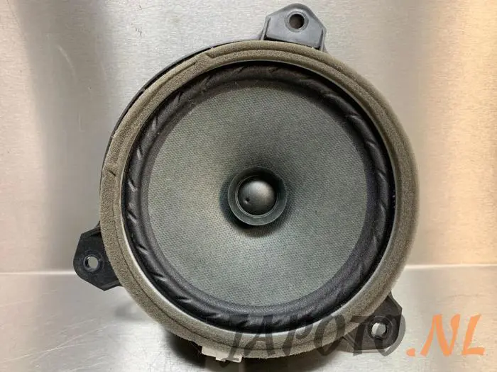 Speaker Toyota IQ