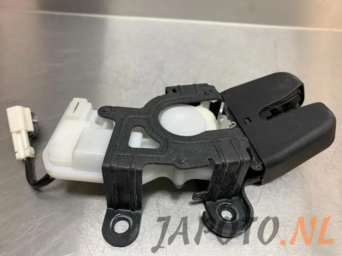 Tailgate lock mechanism Honda CR-Z