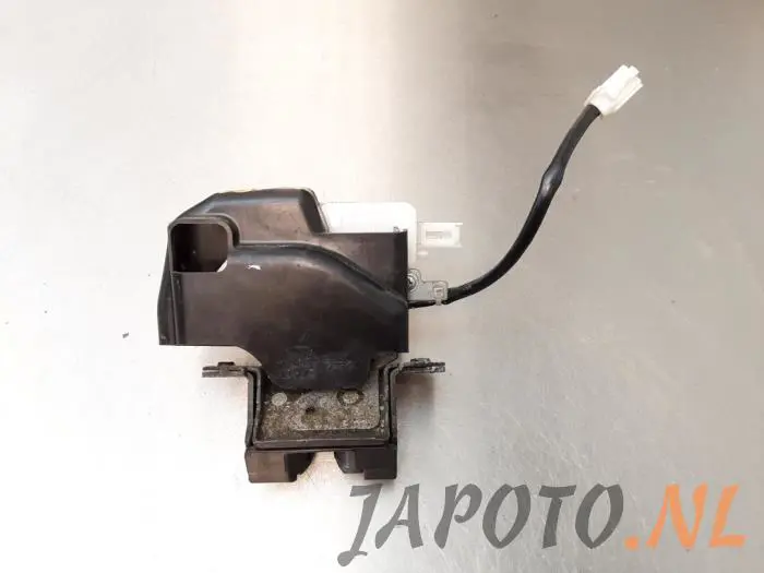 Tailgate lock mechanism Mazda CX-7