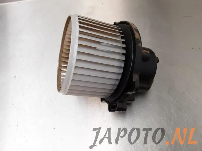 Heating and ventilation fan motor Suzuki Jimny