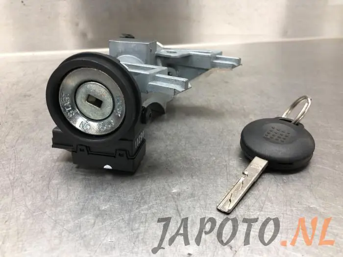 Ignition lock + key Mitsubishi Colt