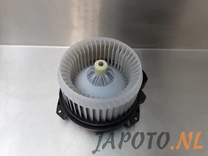 Heating and ventilation fan motor Toyota Yaris