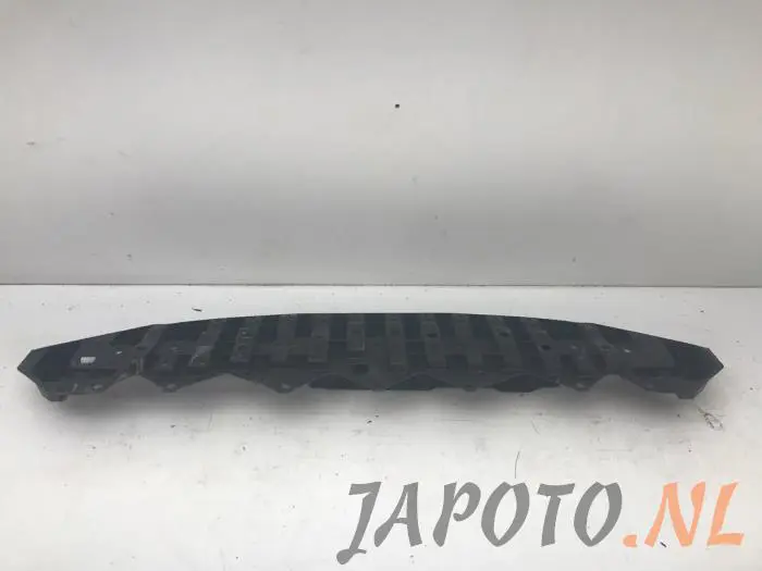 Front bumper, central component Toyota Yaris