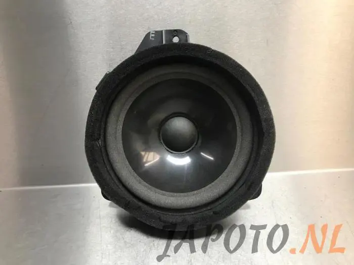 Speaker Subaru Legacy