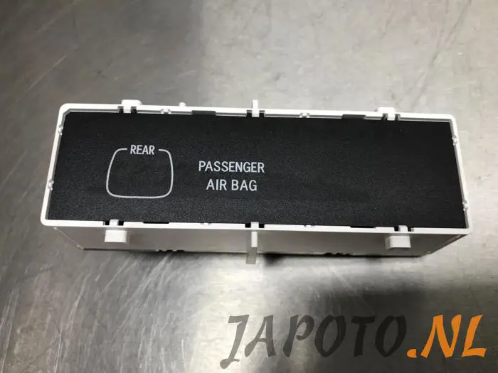 Airbag indicator light Toyota Aygo