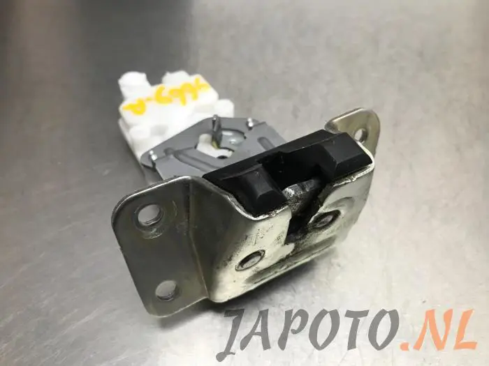 Tailgate lock mechanism Mitsubishi ASX
