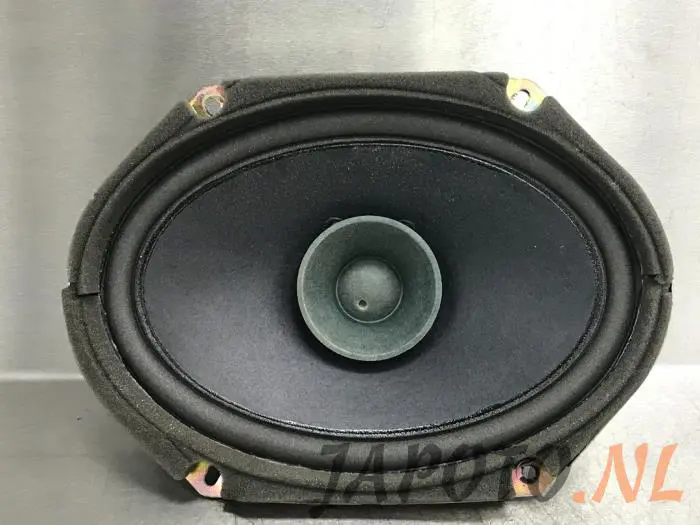 Speaker Mazda 6.