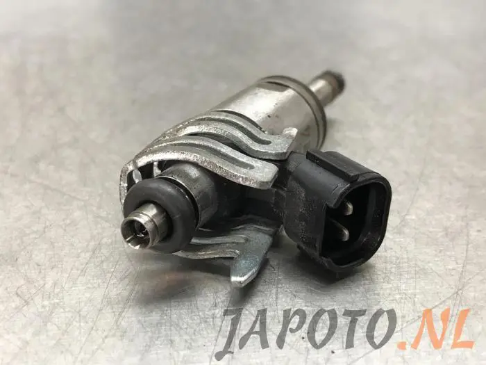 Injector (petrol injection) Lexus IS 300