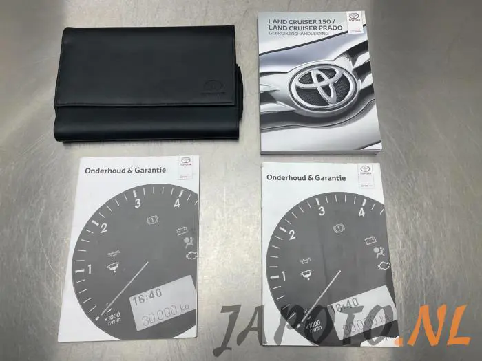 Instruction Booklet Toyota Landcruiser