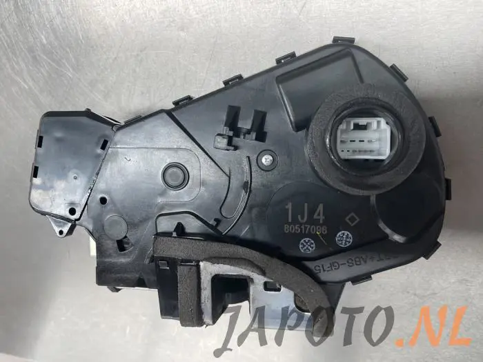 Tailgate lock mechanism Toyota Landcruiser