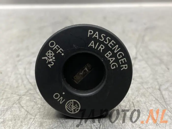 Airbag switch Nissan NV200