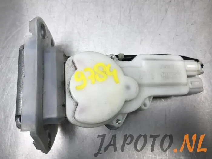 Tailgate lock mechanism Suzuki Swift