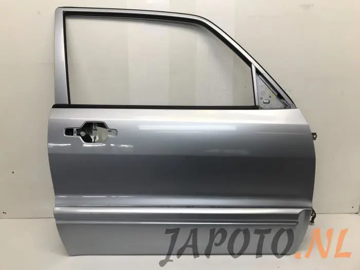 Door 2-door, right Mitsubishi Pajero