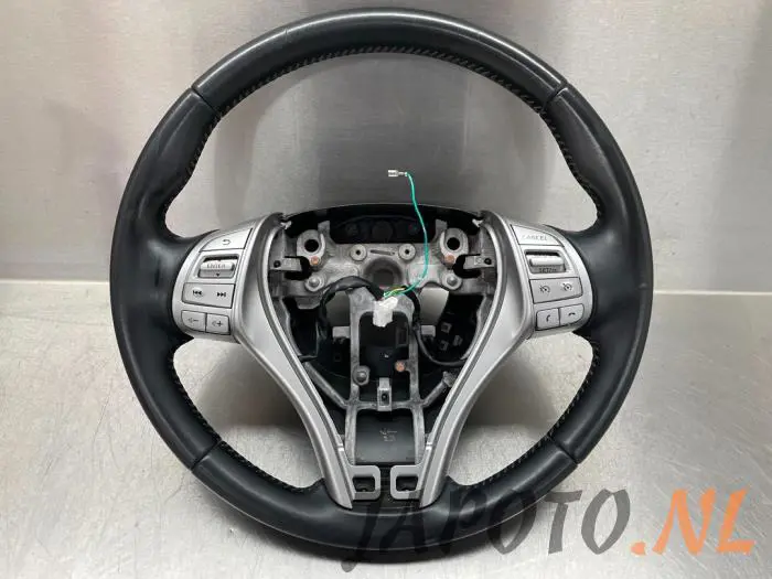 Steering wheel Nissan Qashqai+2