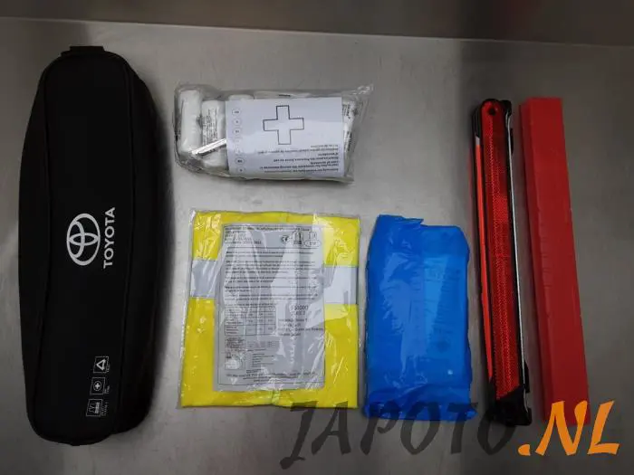 First aid kit Toyota Yaris