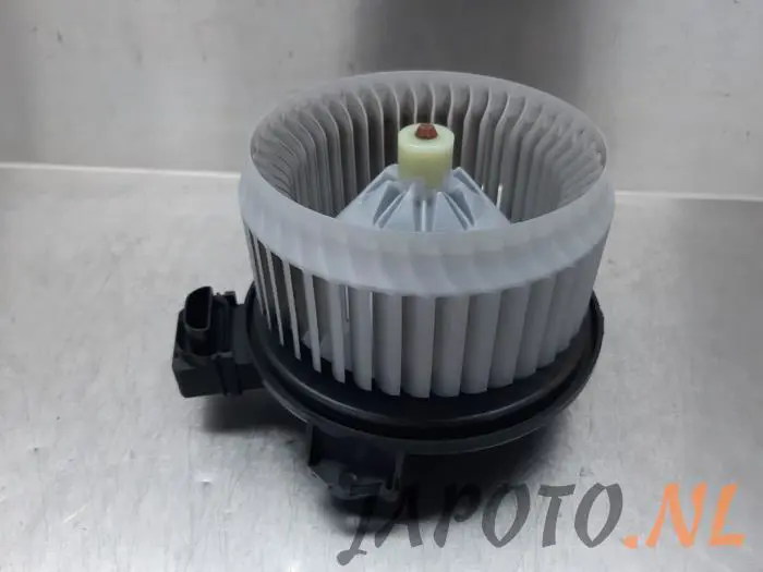 Heating and ventilation fan motor Toyota Urban Cruiser