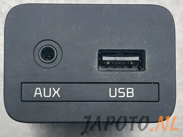 AUX / USB connection Kia Sportage