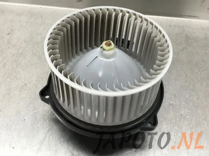Heating and ventilation fan motor Mazda CX-5