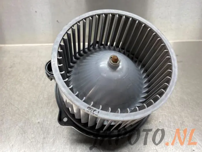 Heating and ventilation fan motor Kia Venga