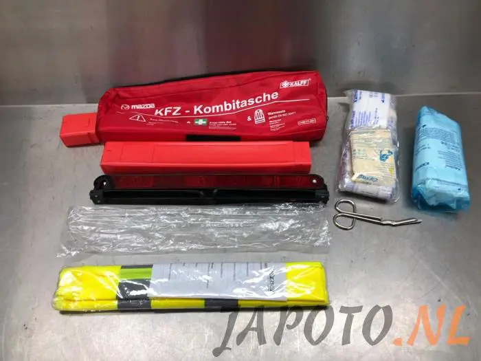 First aid kit Mazda CX-5