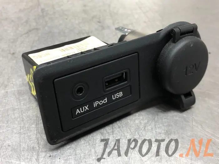 AUX / USB connection Kia Venga