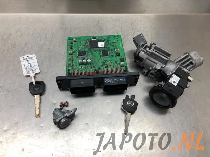 Ignition lock + computer Mazda 2.