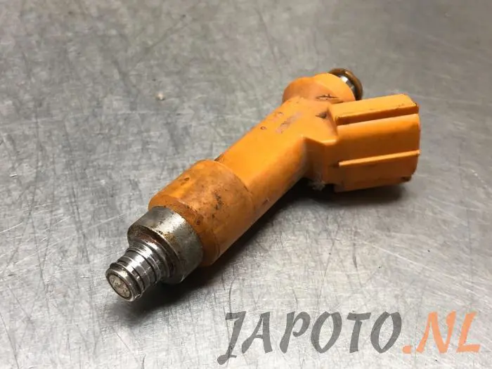Injector (petrol injection) Toyota IQ