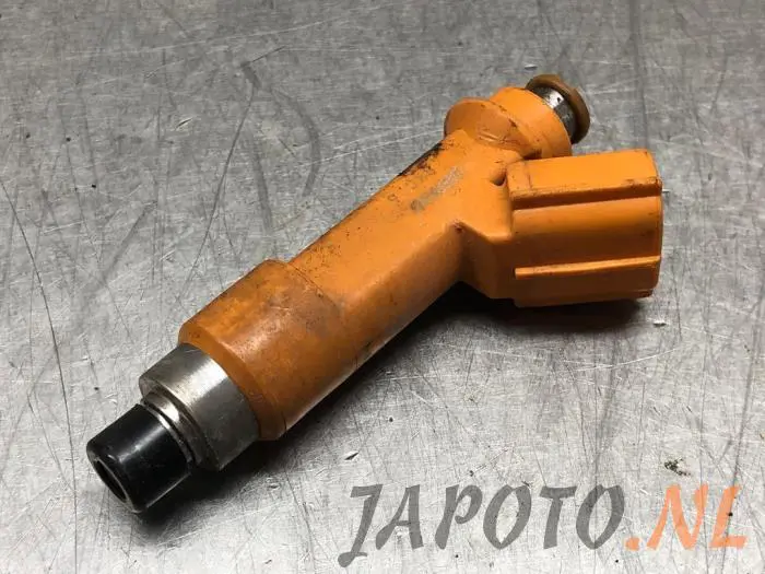 Injector (petrol injection) Toyota IQ