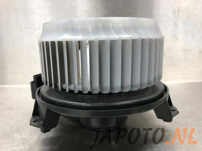 Heating and ventilation fan motor Toyota Rav-4
