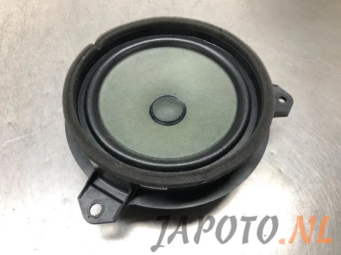Speaker Toyota Rav-4
