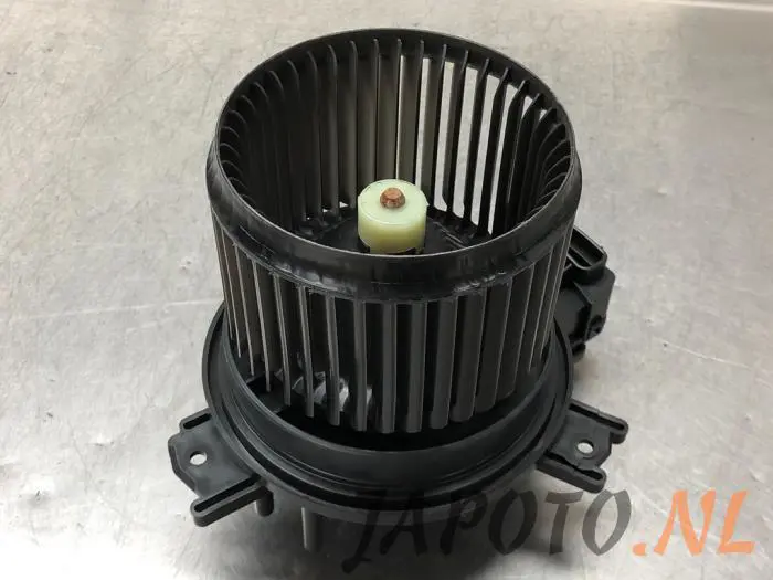Heating and ventilation fan motor Suzuki Ignis