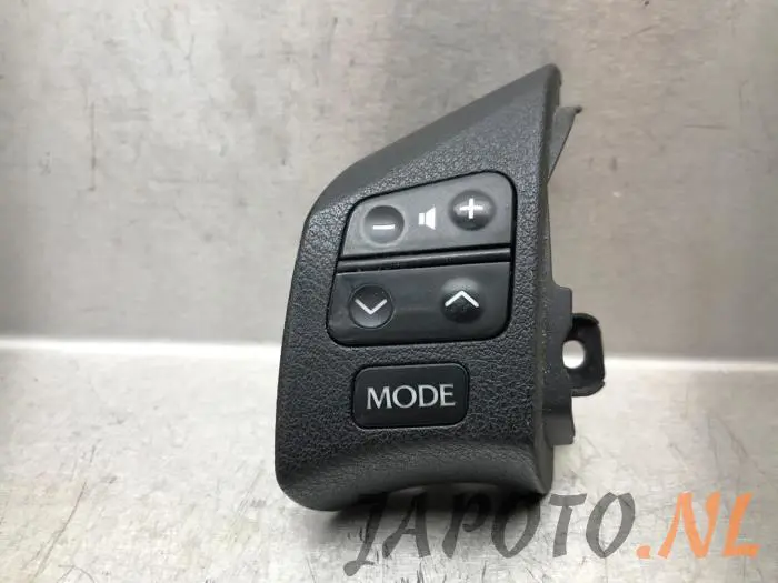Steering wheel mounted radio control Lexus IS 220 05-