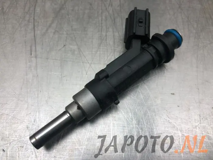Injector (petrol injection) Toyota Yaris
