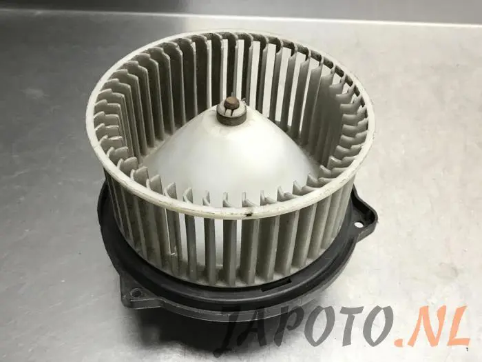 Heating and ventilation fan motor Mazda 121