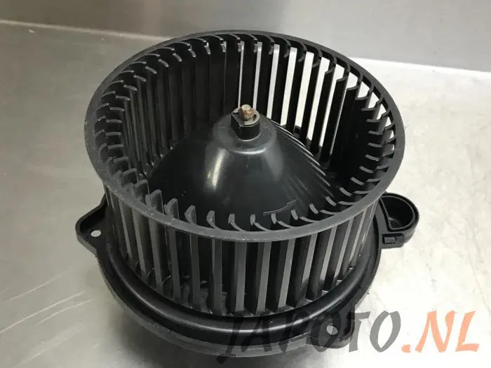 Heating and ventilation fan motor Nissan Primera