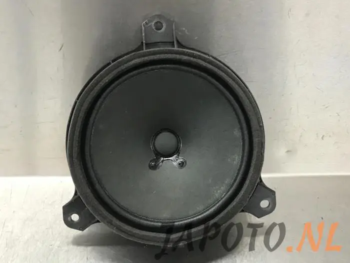 Speaker Subaru Trezia