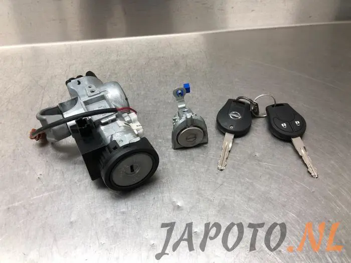 Ignition lock + key Nissan Note